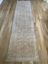 Load image into Gallery viewer, Vintage Turkish 3’ x 11’3”