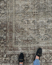 Load image into Gallery viewer, Antique Mahal