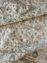 Load image into Gallery viewer, Vintage Turkish Rug 6’9” x 9’2”