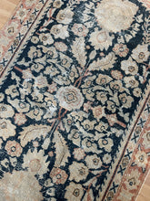 Load image into Gallery viewer, Vintage small runner 3’2” x 6’3”