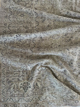 Load image into Gallery viewer, Antique Mahal 9’1” x 11’7”