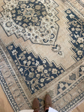 Load image into Gallery viewer, Taspinar 6’7” x 11’