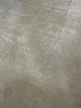 Load image into Gallery viewer, Vintage Large Area Rug 8'3" x 10'9"