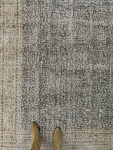 Load image into Gallery viewer, Vintage Turkish 7’4” x 10’