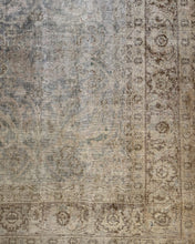 Load image into Gallery viewer, Vintage Turkish 6’9” x 10’2” Area Rug