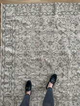 Load image into Gallery viewer, Vintage Turkish 5’6”x 9’4”