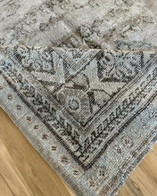 Load image into Gallery viewer, Semi-Antique Mahal 8’7” x 11’4”