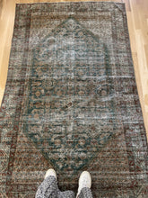 Load image into Gallery viewer, Antique Malayer Scatter Rug 4’4” x 6’10”