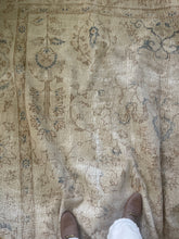 Load image into Gallery viewer, Vintage Turkish Area Rug 7’7” x 10’7”