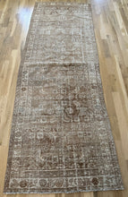 Load image into Gallery viewer, Vintage Mahal 3’6” x 9’8”