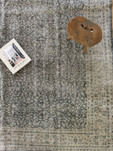 Load image into Gallery viewer, Vintage Turkish 7’4” x 10’
