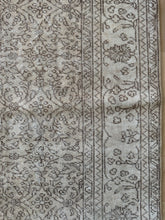 Load image into Gallery viewer, Vintage Turkish 7’5” x 11’1”