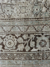 Load image into Gallery viewer, Antique Mahal 7’4” x 11’