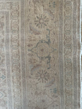 Load image into Gallery viewer, Vintage Mahal 8’3” x 11’4”