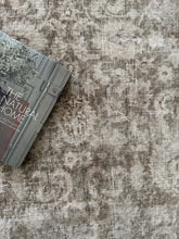 Load image into Gallery viewer, Vintage Turkish 6’4” x 9’6”