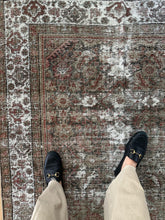 Load image into Gallery viewer, Antique Mahal Scatter Rug 4’4” x 6’6”