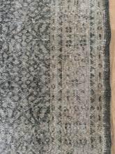 Load image into Gallery viewer, Vintage Turkish 7’4” x 10’