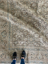 Load image into Gallery viewer, Vintage Large Area Rug 9’5” x 12’5”