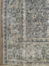 Load image into Gallery viewer, Vintage Turkish 3’10” x 7’