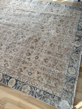 Load image into Gallery viewer, Vintage Turkish 6’3” x 10’