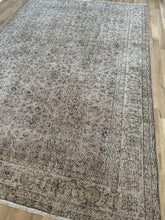 Load image into Gallery viewer, Vintage Turkish 6’11” x 10’2”