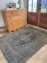 Load image into Gallery viewer, Vintage Scatter Rug 4’5” x 6’