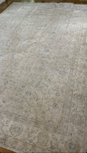 Load image into Gallery viewer, Vintage Turkish 6’11” x 10’3”
