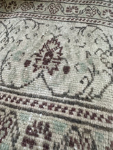 Load image into Gallery viewer, Vintage Kayseri 6’9” x 9’7”