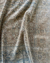 Load image into Gallery viewer, Vintage Area Rug 6’10” x 10’1”