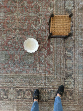 Load image into Gallery viewer, Antique Mahal 11’ x 13’5”