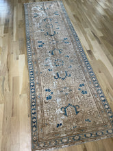 Load image into Gallery viewer, Vintage runner 2’10” x 9’4”
