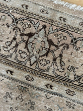 Load image into Gallery viewer, Vintage Mahal 9’6” x 12’10”