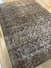 Load image into Gallery viewer, Antique Mahal 6’8” x 9’8”