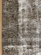 Load image into Gallery viewer, Antique Small Area Rug 5’10” x 7’10”