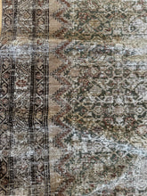 Load image into Gallery viewer, Antique Malayer 5’ x 9’