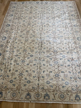 Load image into Gallery viewer, Vintage Turkish Rug 6’9” x 9’2”