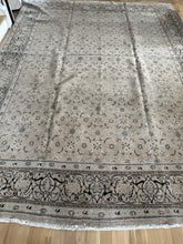 Load image into Gallery viewer, Vintage Mahal 9’6” x 12’10”