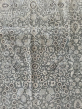 Load image into Gallery viewer, Vintage Hereke 6’6” x 9’6”