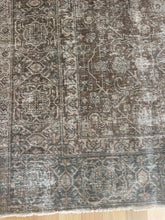 Load image into Gallery viewer, Designer #130 8’ x 11’ Area Rug