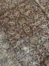Load image into Gallery viewer, Antique Doroksh 9’9” x 12’4”