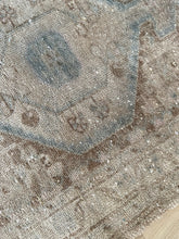 Load image into Gallery viewer, Vintage Persian 2’6” x 4’3”