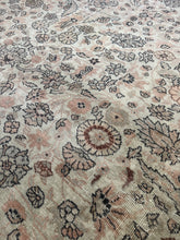 Load image into Gallery viewer, Vintage Tabriz 9’10” x 12’4”