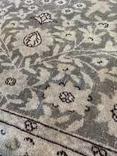 Load image into Gallery viewer, Vintage Hereke 6’6” x 9’6”