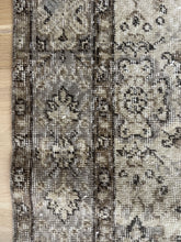 Load image into Gallery viewer, Vintage Turkish Area Rug 6’6” x 9’11’