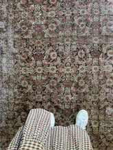 Load image into Gallery viewer, Antique Designer Mahal 10’10” x 13’3”