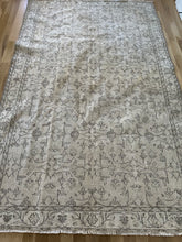 Load image into Gallery viewer, Vintage Turkish 5’9” x 9’3”