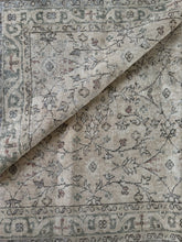 Load image into Gallery viewer, Vintage Turkish 4’1” x 6’8”
