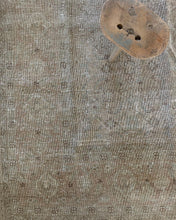 Load image into Gallery viewer, Designer #126 9’10” x 12’7” Large Area Rug