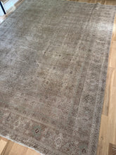 Load image into Gallery viewer, Vintage Mahal 8’ x 10’10”
