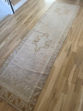 Load image into Gallery viewer, Vintage Oushak 3’2” x 11’1”
